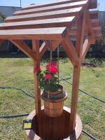 Zimmer mit Kingsize-Bett und Balkon