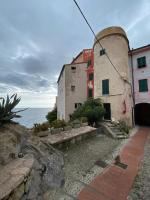 B&B Tellaro - La Torre saracena di Tellaro - ConfirentHouse - Bed and Breakfast Tellaro