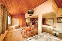 Studio with Spa Bath
