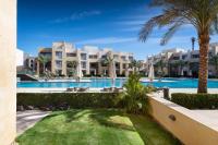 Jazzy 1BDR w Outdoor Pool View Terrace Free Pool & Beach Access - B&B Hurghada