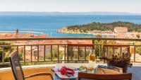 Appartamento con 2 Camere da Letto e Vista Mare