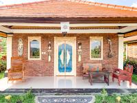 Deluxe Bungalow with Garden View
