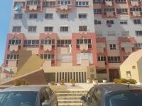 Near Beach - Family - Sleeps 4 - WiFi - Parking - B&B Costa da Caparica