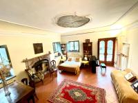 Chambre Triple avec Salle de Bains Extérieure Privée

