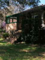 La CABANE AUX ECREVISSES - LES PIEDS DANS L'EAU - B&B Châteauneuf-les-Bains