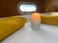 NUIT SUR UN BATEAU VIEUX PORT - Chambres d’hôtes