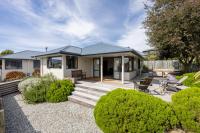 Mountain Views from Meadowstone - Bed and Breakfast Wanaka