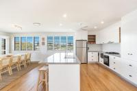 Cowrie House - Spacious Family Haven In The Heart of Yamba - Holiday Yamba - Chambres d'hôtes Yamba