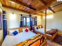 Family Room with Mountain View