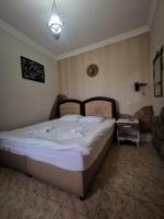 Anz Guest House Pansiyon