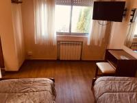 Zweibettzimmer mit eigenem Bad