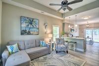Inviting Home Less Than 2 Mi to Ocean Isle Beach Pier - Chambres d’hôtes Ocean Isle Beach