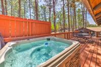 Rustic Ruidoso Log Cabin with Hot Tub and Deck! - B&B