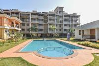 Apartment with Pool View