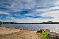 Walk to Beach Pocono Lake Cabin with Pool Access! - B&B