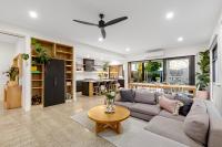 Sensational 4 Bedroom House - Free Parking - Free WIFI - B&B