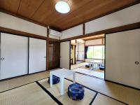 Japanese-Style Room