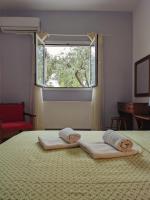 Krini and Aroma apartments - garden & private parking - B&B Mousáta