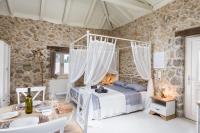 B&B Dassia - The Wild Cyclamen stone house and estate - Bed and Breakfast Dassia
