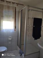 Estudio con balcón