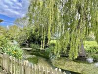 B&B Littlebourne - Willow Tree Lodge - Cosy lodge in the heart of the Kent countryside - Bed and Breakfast Littlebourne