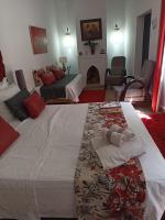 Deluxe Queen Suite