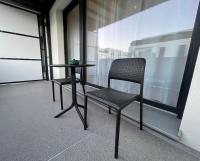 Studio Stevie Nicks I Workplace I 24in Screen I Kitchen I PS4 - B&B Offenbach