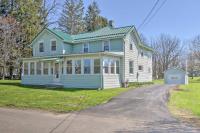 Getaway in Sodus Point with Private Yard - B&B