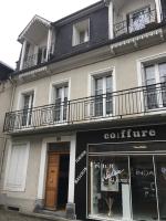 Bel appartement T3 au 1er étage avec cour intérieure au RDC - Villa Marie - B&B Bagnères-de-Luchon