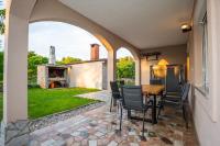 Apartments Dino - B&B Malinska