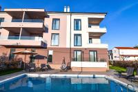 Luxury apartment Porto with sea view and swimming pool - Chambres d'hôtes Premantura