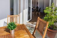 Lovely & bright renovated apt. w/ balcony in Lagos - Chambres d’hôtes Lagos
