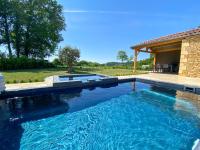 B&B Sarlat-la-Canéda - Villa moderne , neuve piscine jacuzzi . - Bed and Breakfast Sarlat-la-Canéda
