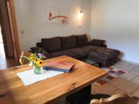 Großes Apartment mit 1 Schlafzimmer und Balkon