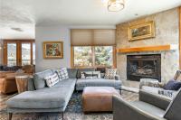 3 Bedroom Condominium with Spa #212