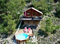 Chalet sur pilotis avec piscine privée - B&B Lucéram