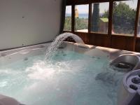 B&B Bevaix - chez moumie jacuzzi privatif - Bed and Breakfast Bevaix