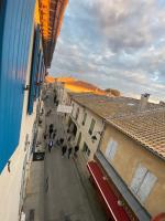 Loft spacieux au cœur des remparts d'Aigues-Mortes - B&B