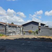 Durban Overport Halaal Accommodation 2V "No Alcohol Strictly Halaal No Parties" Entire Luxury Apartment, 2 Bedroom, 4 Sleeper, Self Catering, 300m from Musjid Al Hilaal - Chambres d'hôtes Durban