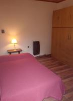 Chambre Lit Queen-Size avec Salle de Bains Commune