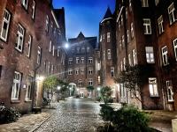 3 Zimmer Ferienwohnung Burghof mit Balkon im Herzen Flensburgs - Chambres d'hôtes Flensbourg