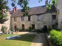 Maison de famille du 17ème siècle I Proche Senlis Chantilly Compiègne Paris - Bed and Breakfast