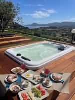 Deluxe Suite with Spa Bath