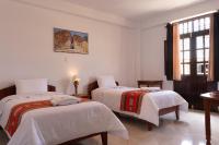 Standard Twin Room with Mountain View