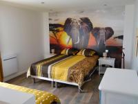 Zimmer mit Kingsize-Bett