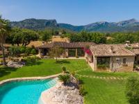 Villa Can Brullet by SunVillas Mallorca - B&B Pollença