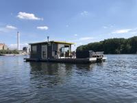 Großes gemütliches Hausboot in Berlin