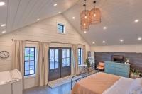Rustic Rapid City Farmhouse with Mountain Views - B&B