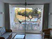 Waterfront Apartment 'Maria'. Pool. WIFI - B&B