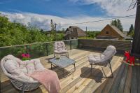 Apartment with private garden and large balcony - B&B